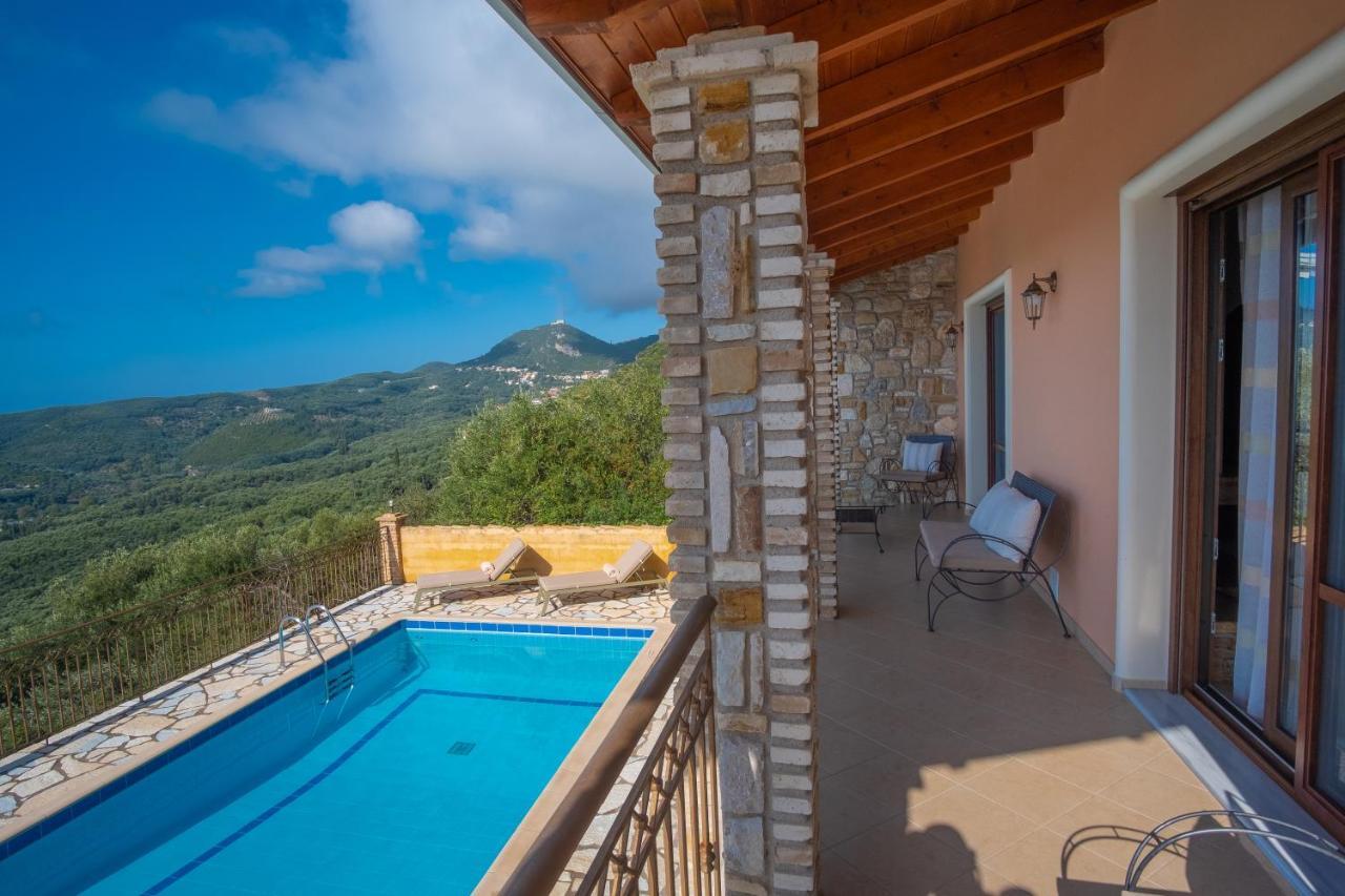 Apolis Villas & Suites Resort Parga Esterno foto